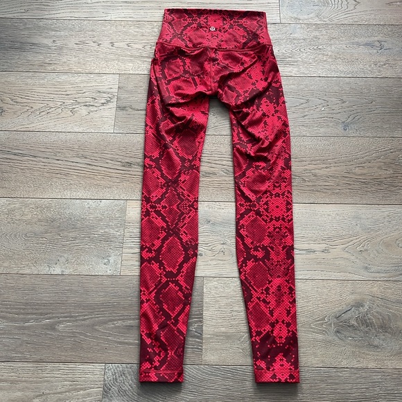 Lululemon Align Red and Black Animal Python Print 28” Leggings-Size 4 - Picture 3 of 8